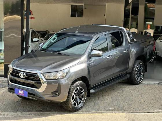 TOYOTA HILUX 2.8 D-4D TURBO DIESEL CD SRV 4X4 AUTOMÁTICO
